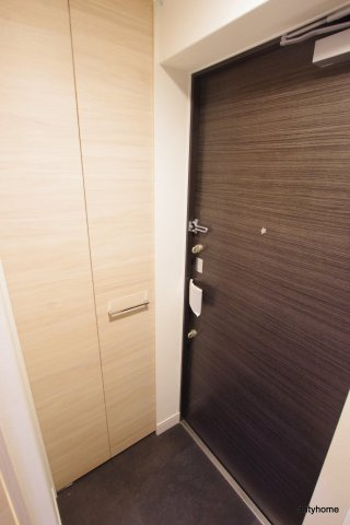 プレサンス心斎橋レヨン　仲介手数料無料の玄関