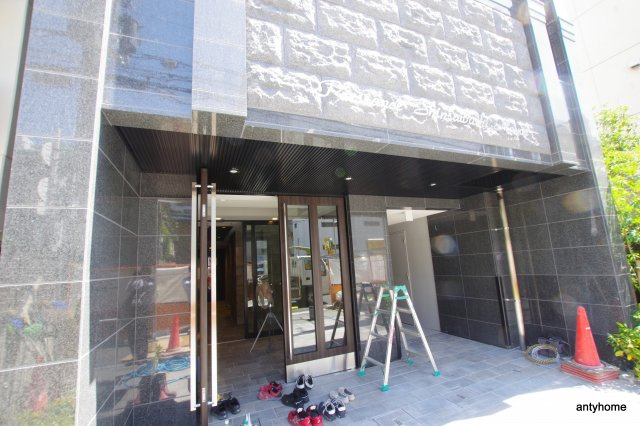 プレサンス心斎橋レヨン　仲介手数料無料のエントランス