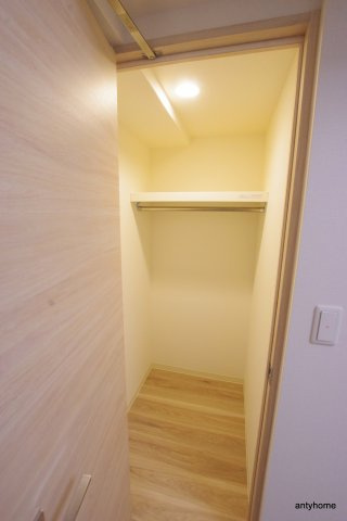 プレサンス心斎橋レヨン　仲介手数料無料の収納