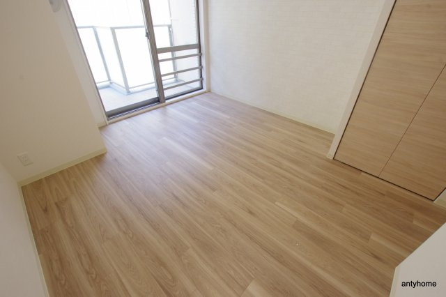 プレサンス心斎橋レヨン　仲介手数料無料の寝室