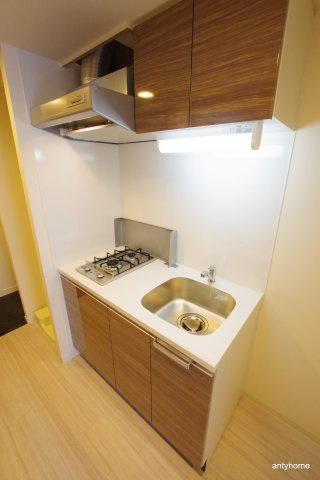 プレサンス心斎橋ソレイユ　仲介手数料無料のキッチン