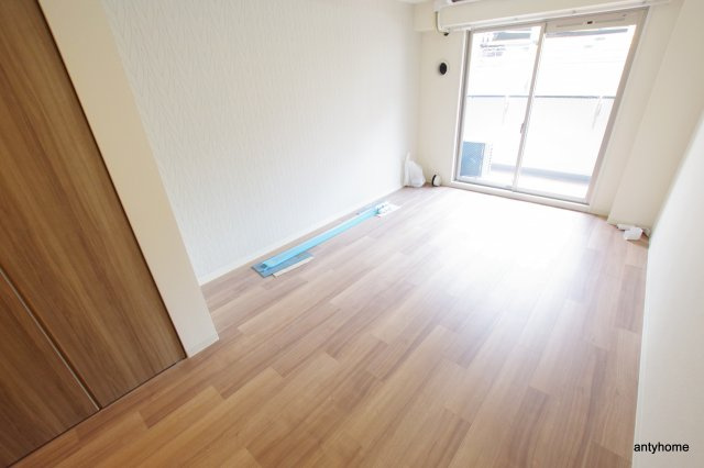 プレサンス心斎橋ソレイユ　仲介手数料無料の寝室