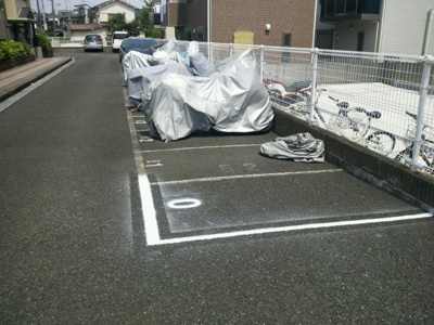 【その他共用部分】 | オーソネタウンハウス弐番館 | 敷地内にバイク置き場を完備しています！バイクがあれば通勤・通学、お買い物にも便利です☆