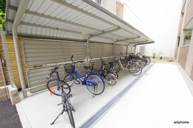 シャトーノール高倉の駐車場