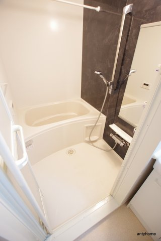 シャトーノール高倉の浴室