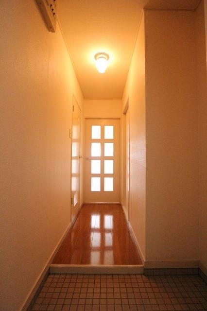 サンフローレ千代が丘の玄関