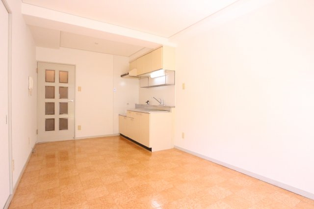 サンフローレ千代が丘の居間・リビング