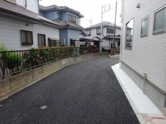 【前面道路含む現地写真】