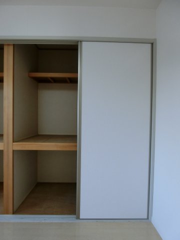 ラシェットエムザA棟の収納