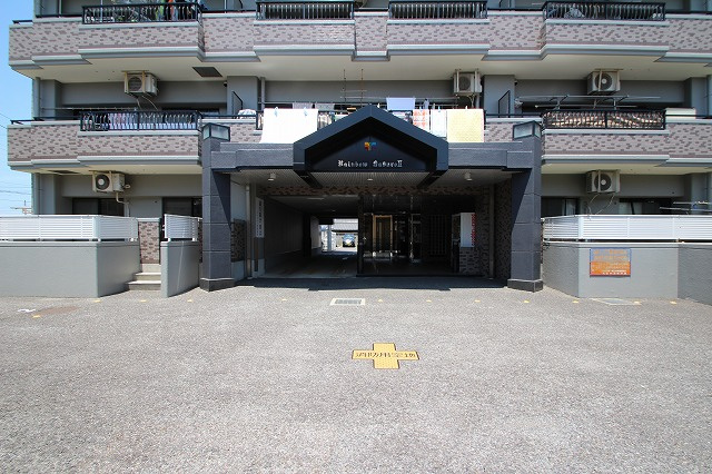 レインボー第二羽黒の外観|敷地外駐車場１台無料