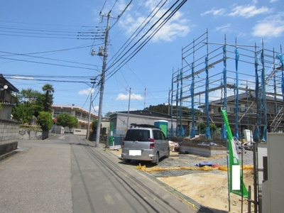 【前面道路含む現地写真】 | 土浦市小岩田東４ＬＤＫ・スタディカウンター・スカイバルコニー！
