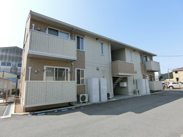 サンブロッサムウエストB棟の外観