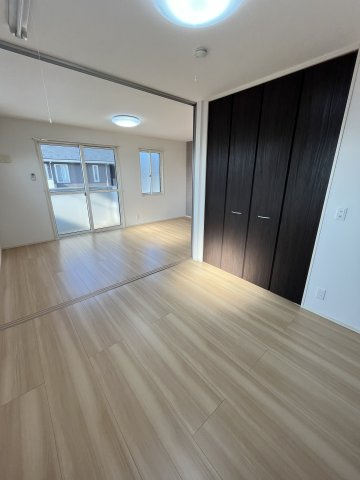 サンブロッサムウエストB棟の洋室