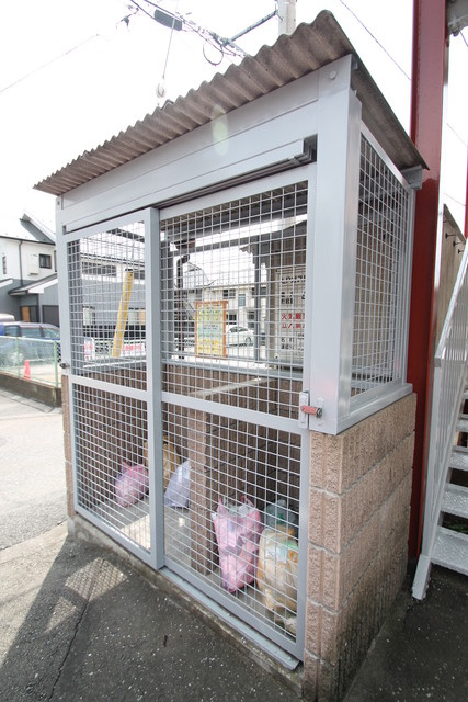 万世マンションの周辺
