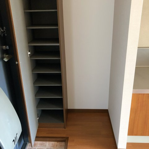 メイプルハイツの収納|玄関収納です
