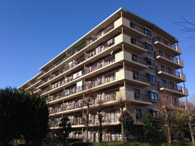【外観】 | モアクレスト玉川学園壱番館 | 5階南東北の三方角部屋につき日照・通風・眺望良好！住まいの独立性を高める玄関ポーチ付♪