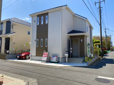 【外観】 | 現地見学会　さいたま市緑区三室開発分譲地　新築分譲住宅全5棟 | 2,480万円に値下げしました。前面道路含む現地写真です。現地見学会開催中です。地元さいたま市緑区です。親切丁寧にご対応致します。住宅ローン相談お任せ下さい。