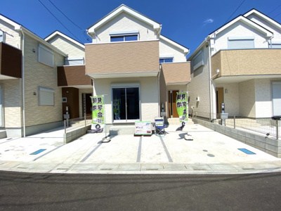 【外観】 | 現地見学会　さいたま市緑区三室　新築開発現場分譲地全7棟 | 落ち着いた雰囲気の外観です