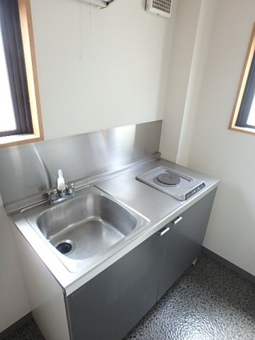 AKビルのキッチン