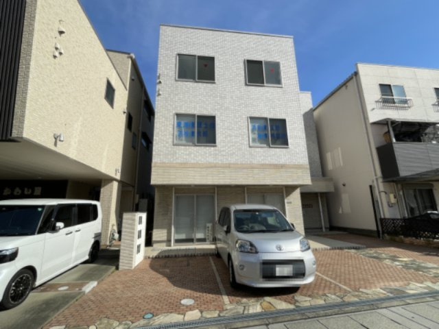 浜松市中央区砂山町の事務所の駐車場
