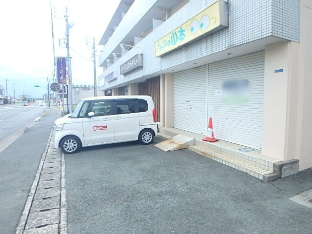 パビリオンアオシマの駐車場