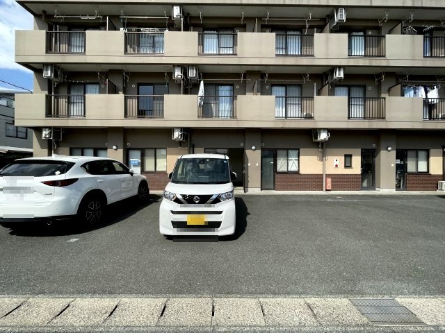 ボーヌングノインシュタインの駐車場