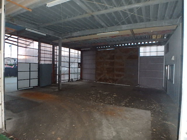 神原町貸工場の内装