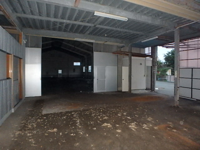 神原町貸工場の内装