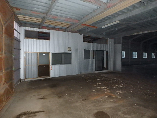 神原町貸工場の内装