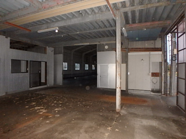 神原町貸工場の内装