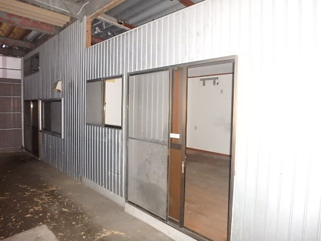 神原町貸工場の内装
