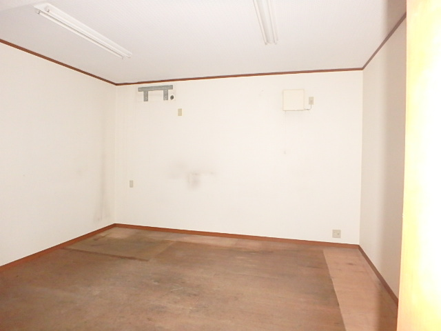 神原町貸工場の内装