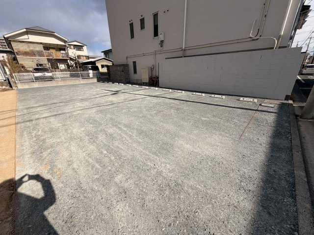 イーストメゾンⅡの駐車場