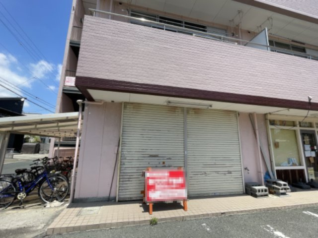 内田ビルのエントランス