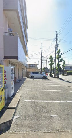 内田ビルの駐車場