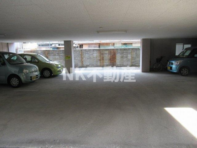 【駐車場】 | コーポ谷村Ⅱ（八戸ノ里賃貸） | 駐車場があります