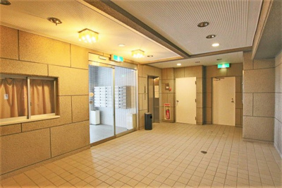 【ロビー】 | ブルーメンハウス（高井田賃貸） | 建物の内部です