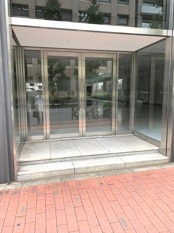 小川町進興ビルのエントランス