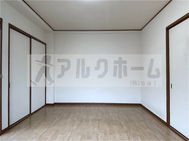 善積ハイツの洋室
