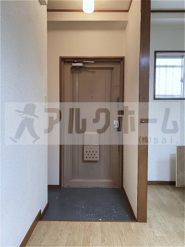 善積ハイツの玄関