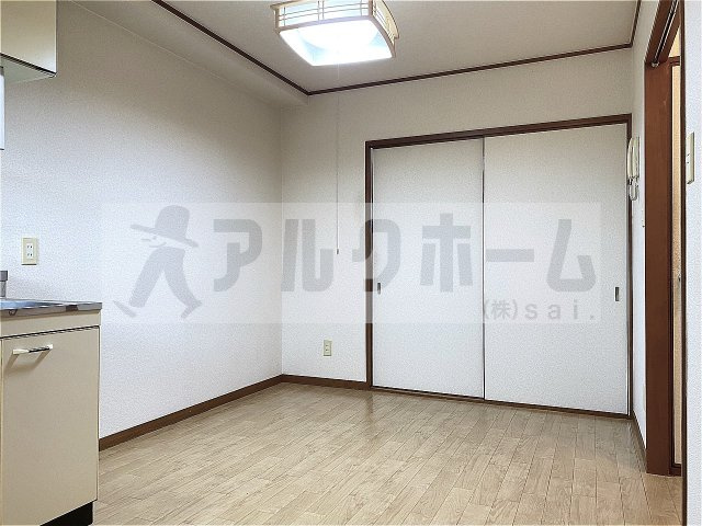 善積ハイツの居間・リビング