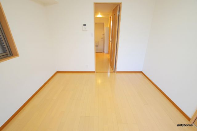 メゾンドアヴェル4　仲介手数料無料の居間・リビング