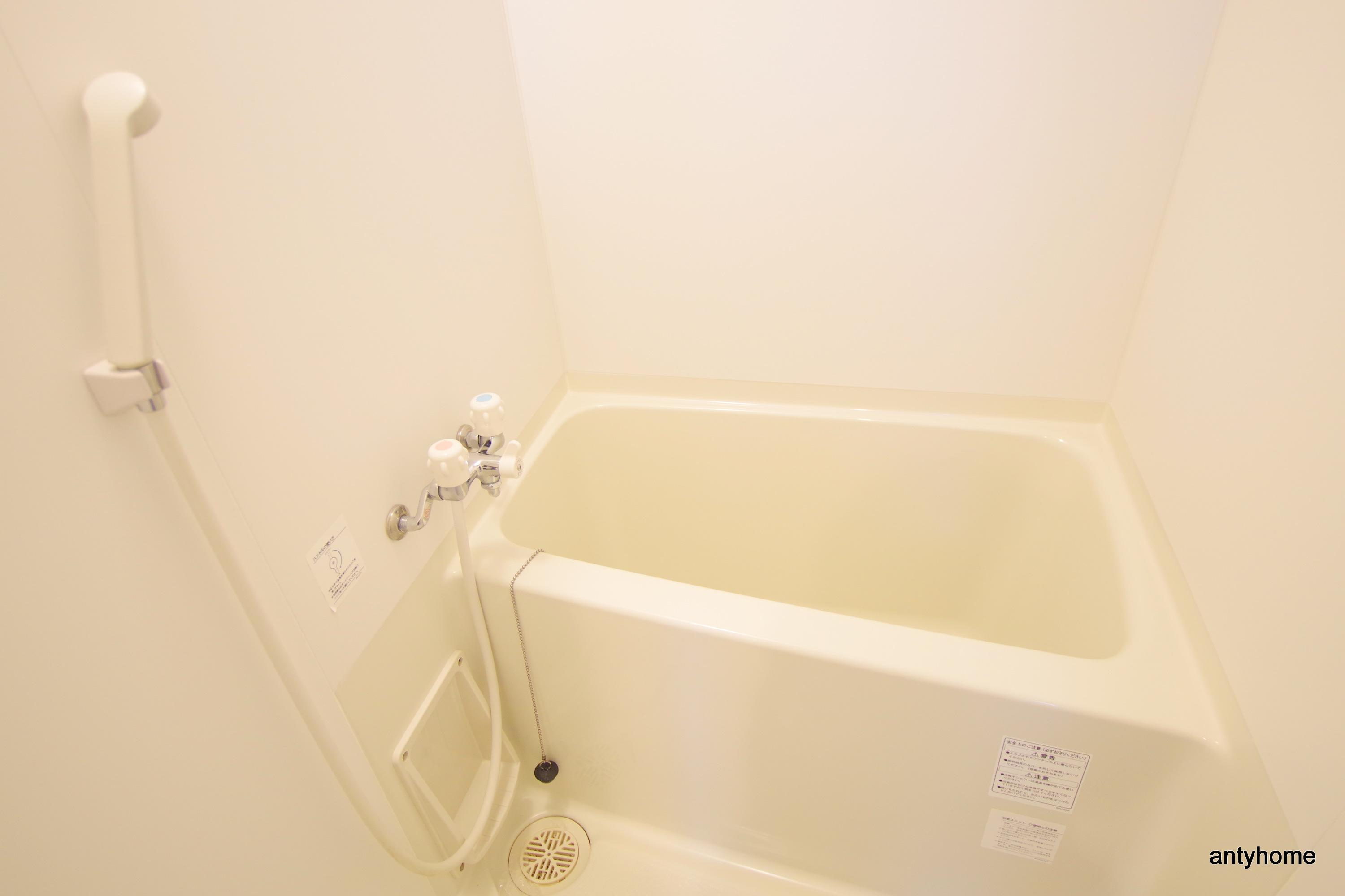 メゾンドアヴェル4　仲介手数料無料の浴室