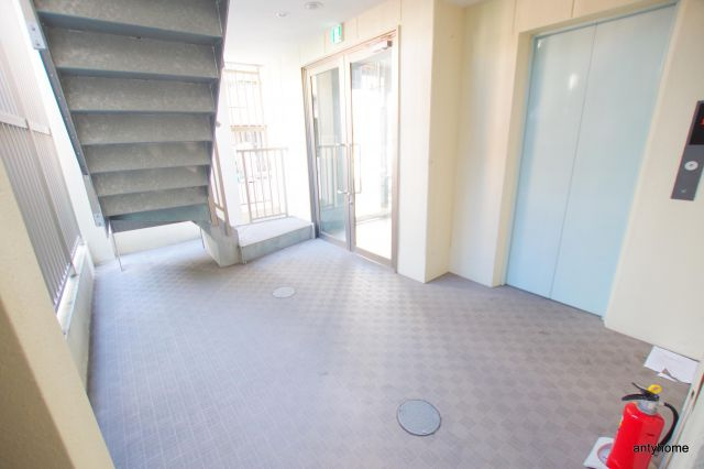 メゾンドアヴェル4　仲介手数料無料のロビー