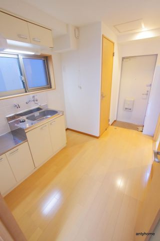 メゾンドアヴェル4　仲介手数料無料のキッチン