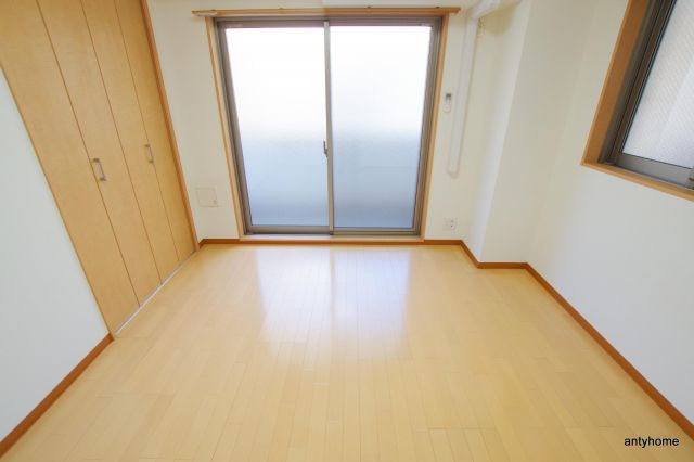 メゾンドアヴェル4　仲介手数料無料の寝室