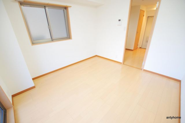 メゾンドアヴェル4　仲介手数料無料の居間・リビング