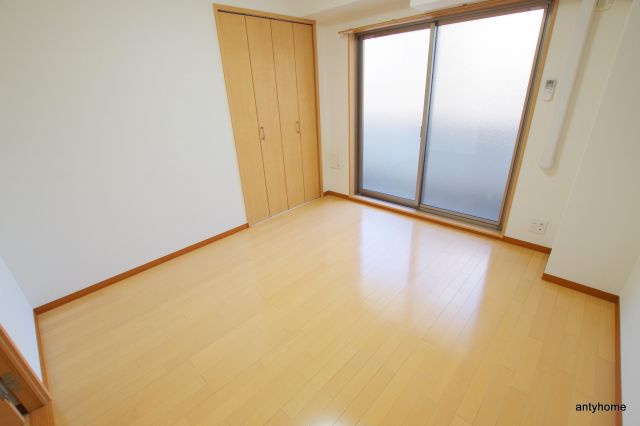 メゾンドアヴェル4　仲介手数料無料の寝室