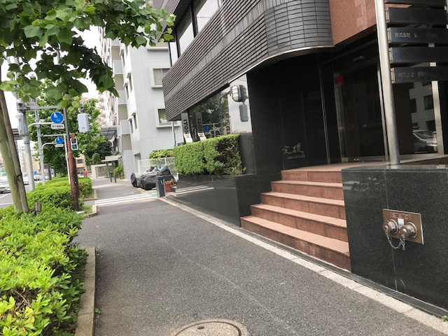 ＩＴＯビルのエントランス