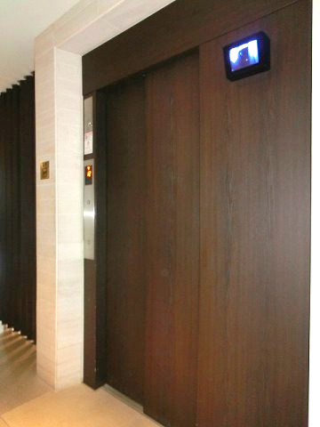 RESIDIA町屋のその他共用部分|レジディア町屋の防犯モニター付セキュリティエレベーターです